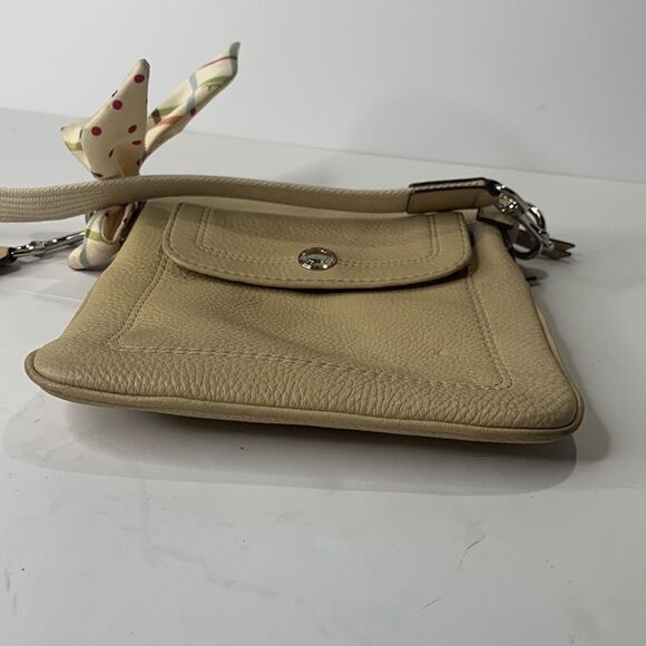 Coach beige pebbled leather plaid/polka-dot bow crossbody bag - Picture 8 of 8